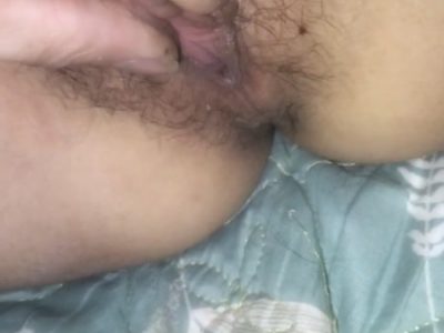 Nghịch bướm bé dâm ngon hàng xóm lắm nước