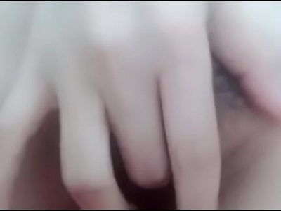 Cô em xinh móc âm hộ nứng quá trời