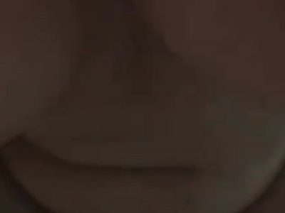 Nằm ngửa cho cô em múp hàng xóm cưỡi lút cán phê