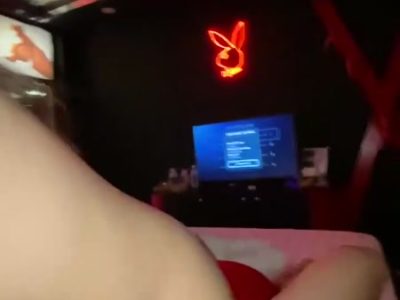 Gái múp chubby dâm đãng được anh ghệ bóp vú đã
