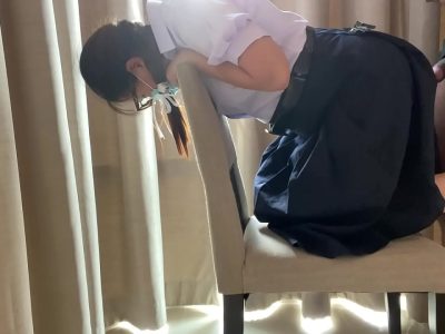 Bé học sinh ngại ngùng bú chim đã sóc lọ phê rồi bị doggy cực đỉnh
