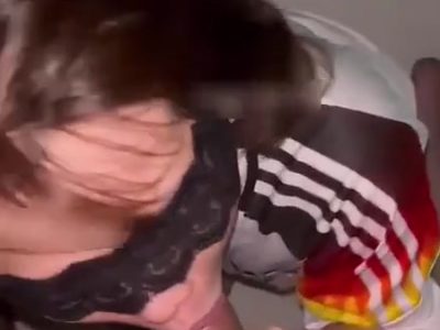 Cô nàng xinh liếm con cu bự gạ dập nứng sướng không che