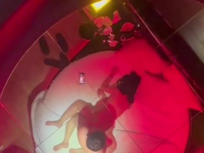 Quay trộm đụ bé múp mông to trong nhà nghỉ cực phê