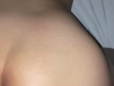 Nhét buồi vào lồn cô em sinh viên đụ doggy sướng quá