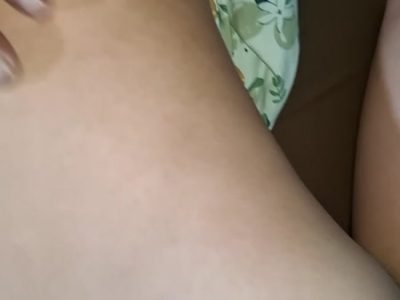 Nhét chim vào đụ cô bé lồn nhiều lông lắm nước